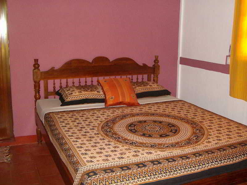 Adams Wood House Ayurveda Homestay Kochi Exterior photo